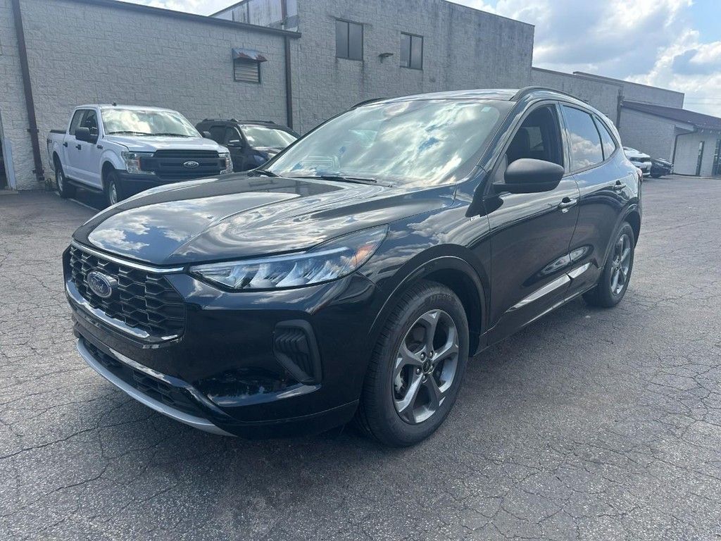 Ford Escape Vehicle Full-screen Gallery Image 08