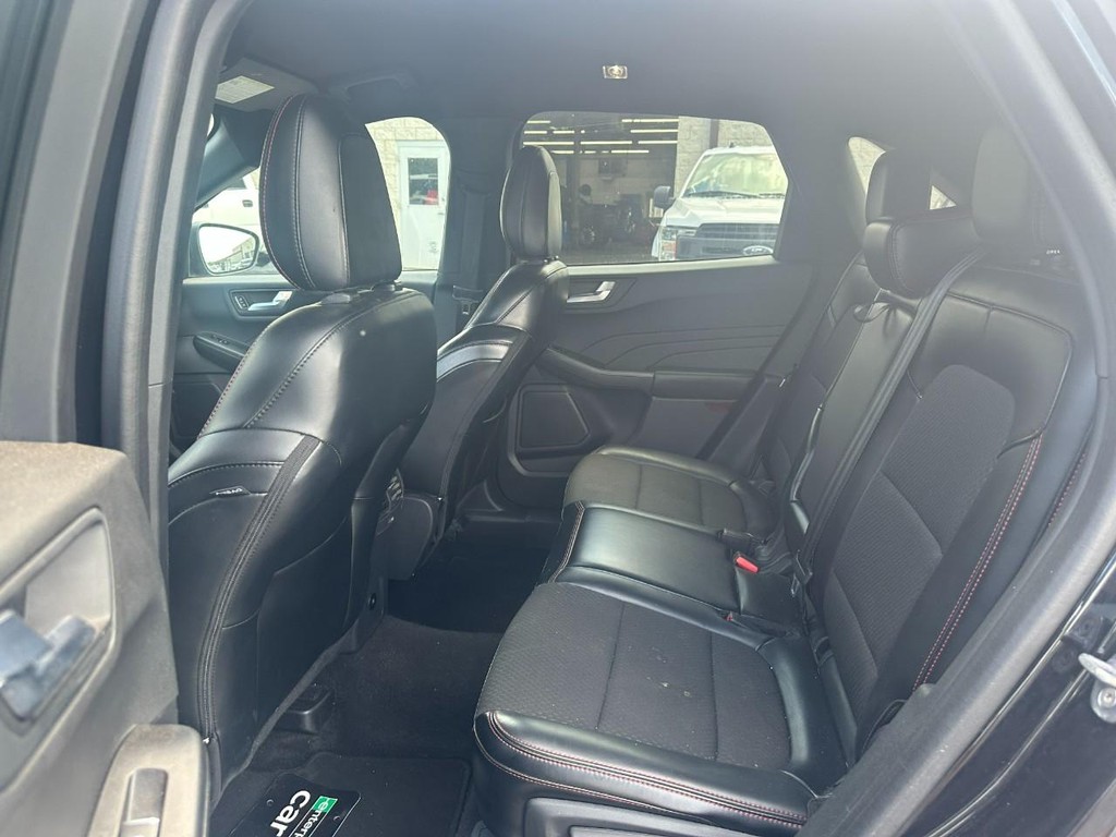 Ford Escape Vehicle Full-screen Gallery Image 10