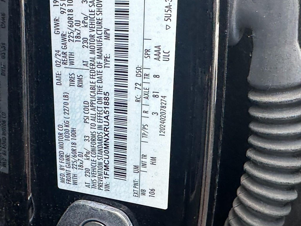 Ford Escape Vehicle Full-screen Gallery Image 22