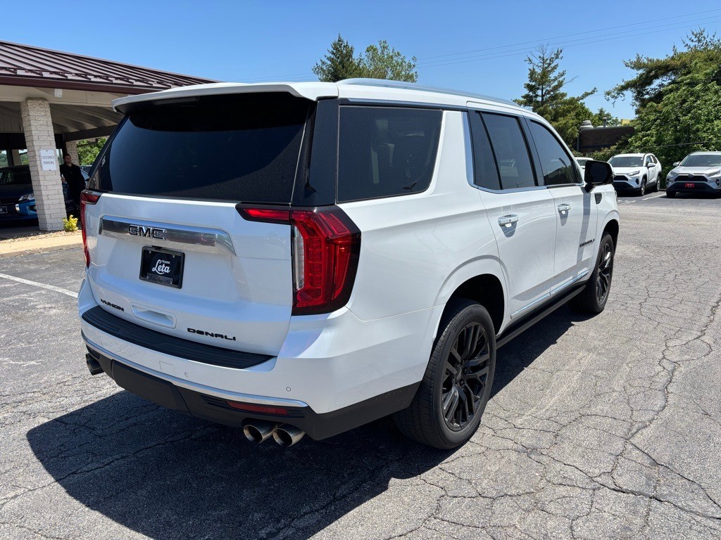 GMC Yukon Vehicle Full-screen Gallery Image 04