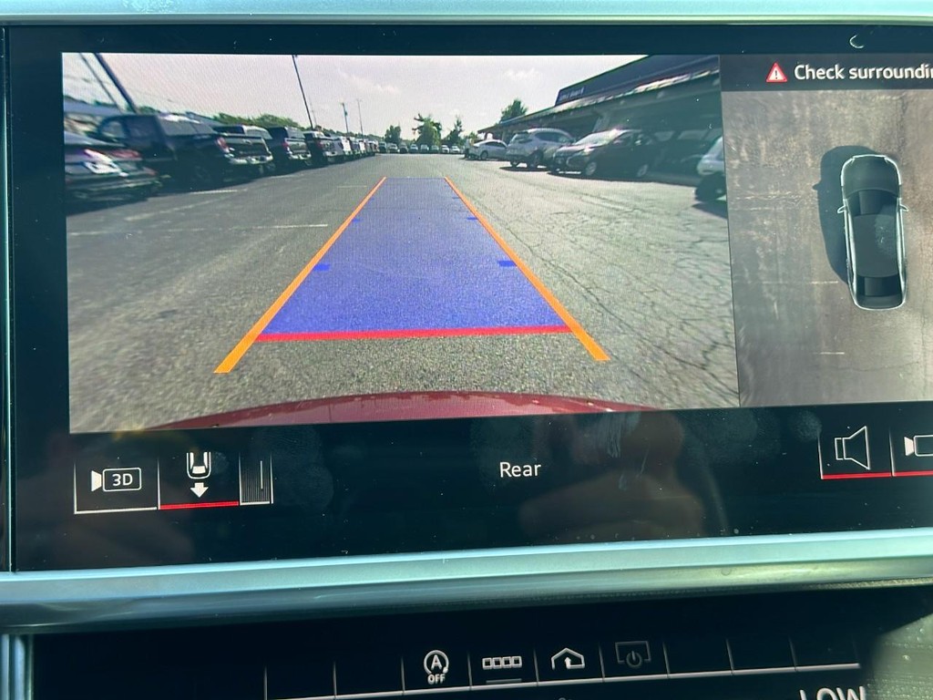 Audi A6 Sedan Vehicle Full-screen Gallery Image 25