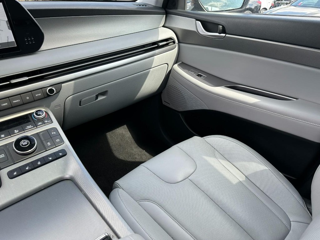 Hyundai Palisade Vehicle Full-screen Gallery Image 18