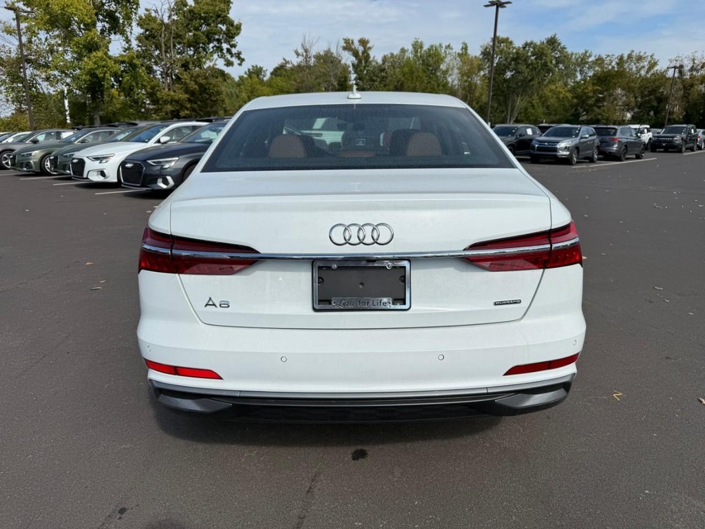 Audi A6 Sedan Vehicle Full-screen Gallery Image 07