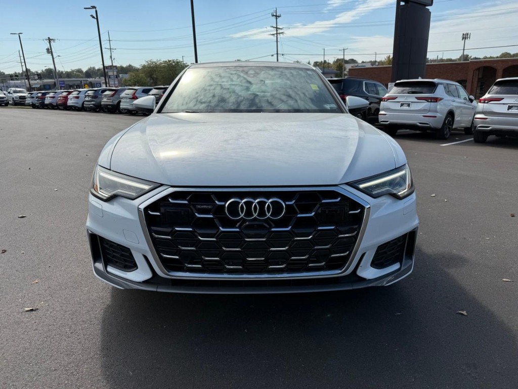 Audi A6 Sedan Vehicle Full-screen Gallery Image 09