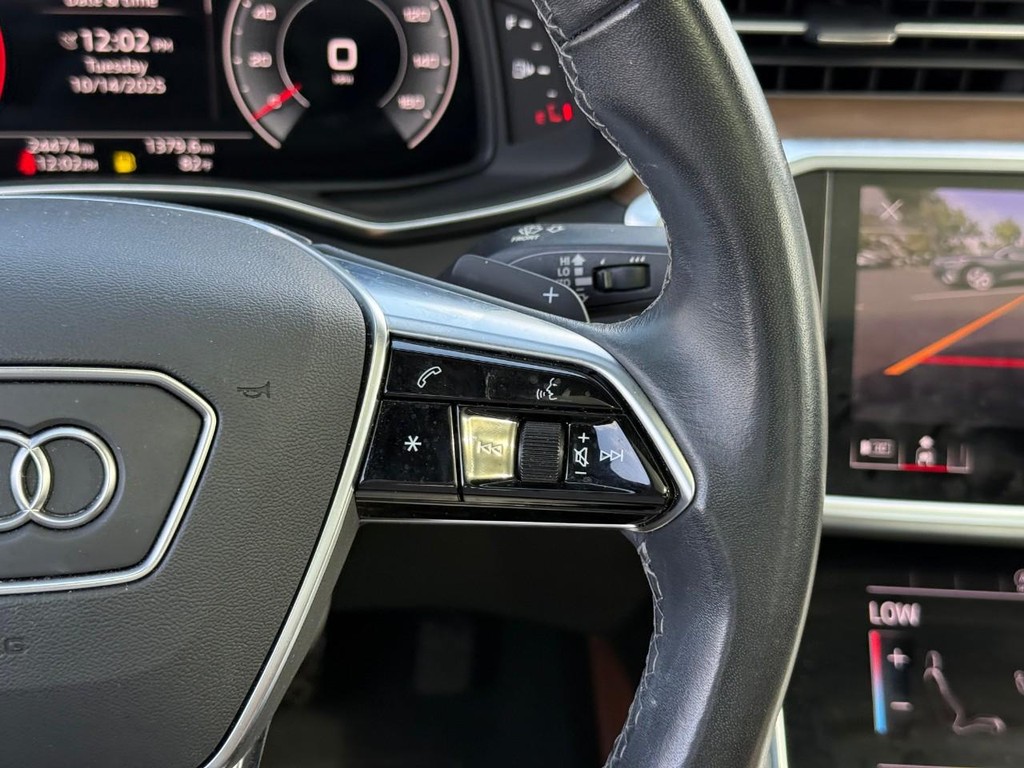 Audi A6 Sedan Vehicle Full-screen Gallery Image 20