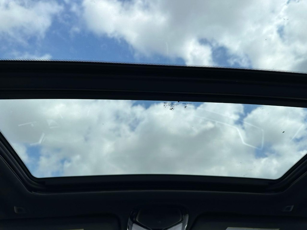 BMW X5 Vehicle Full-screen Gallery Image 12