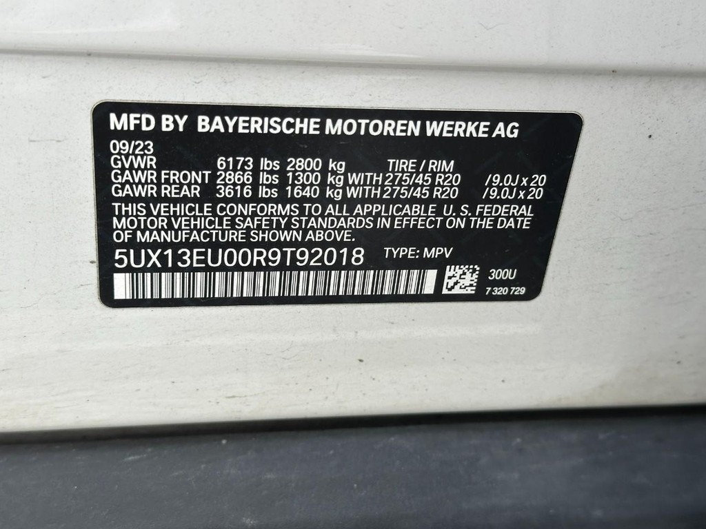 BMW X5 Vehicle Full-screen Gallery Image 26