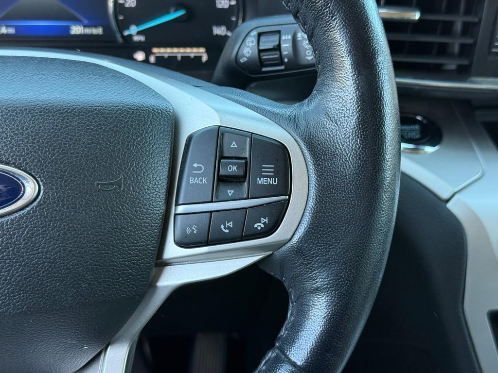 Ford Explorer Vehicle Full-screen Gallery Image 20