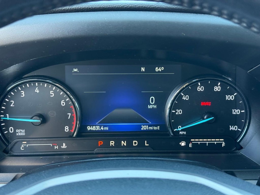 Ford Explorer Vehicle Full-screen Gallery Image 21