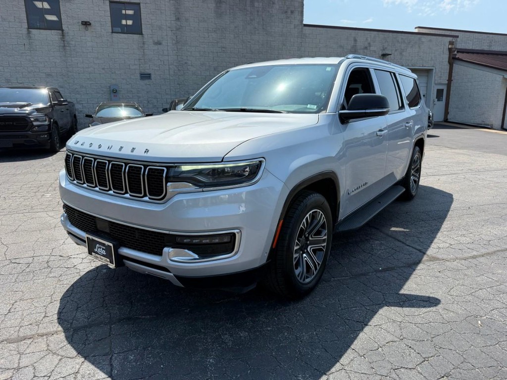 Jeep Wagoneer L Vehicle Full-screen Gallery Image 08