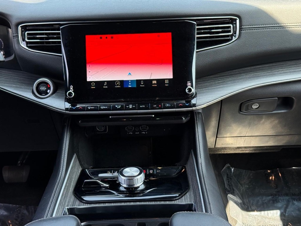 Jeep Wagoneer L Vehicle Full-screen Gallery Image 14