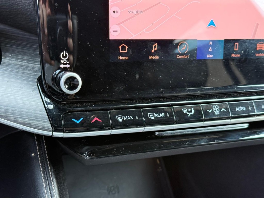 Jeep Wagoneer L Vehicle Full-screen Gallery Image 22