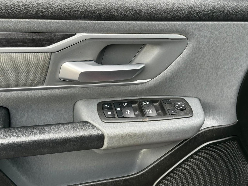 Ram 1500 Vehicle Full-screen Gallery Image 10