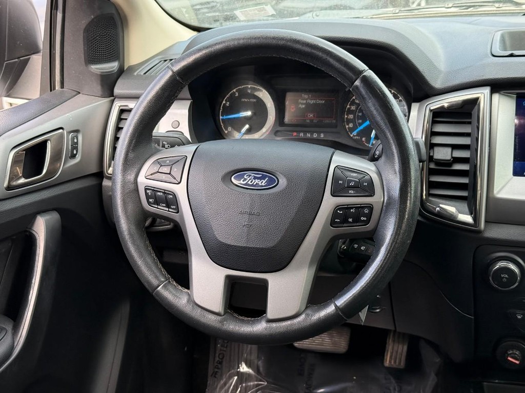 Ford Ranger Vehicle Full-screen Gallery Image 12