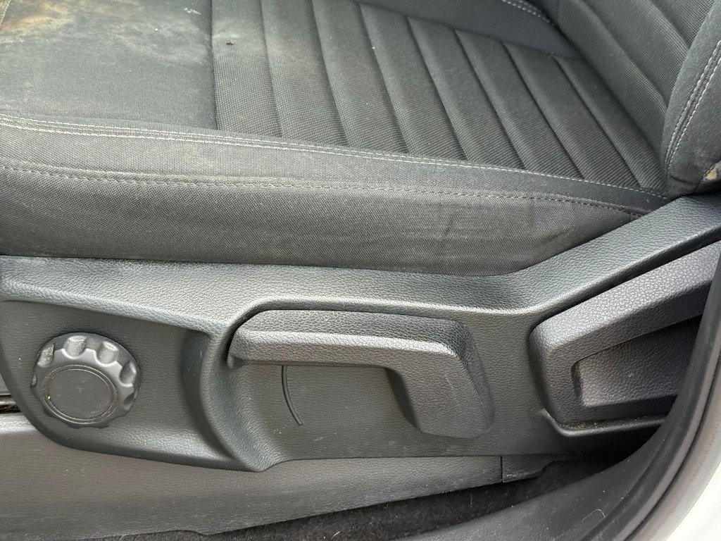 Ford Ranger Vehicle Full-screen Gallery Image 18