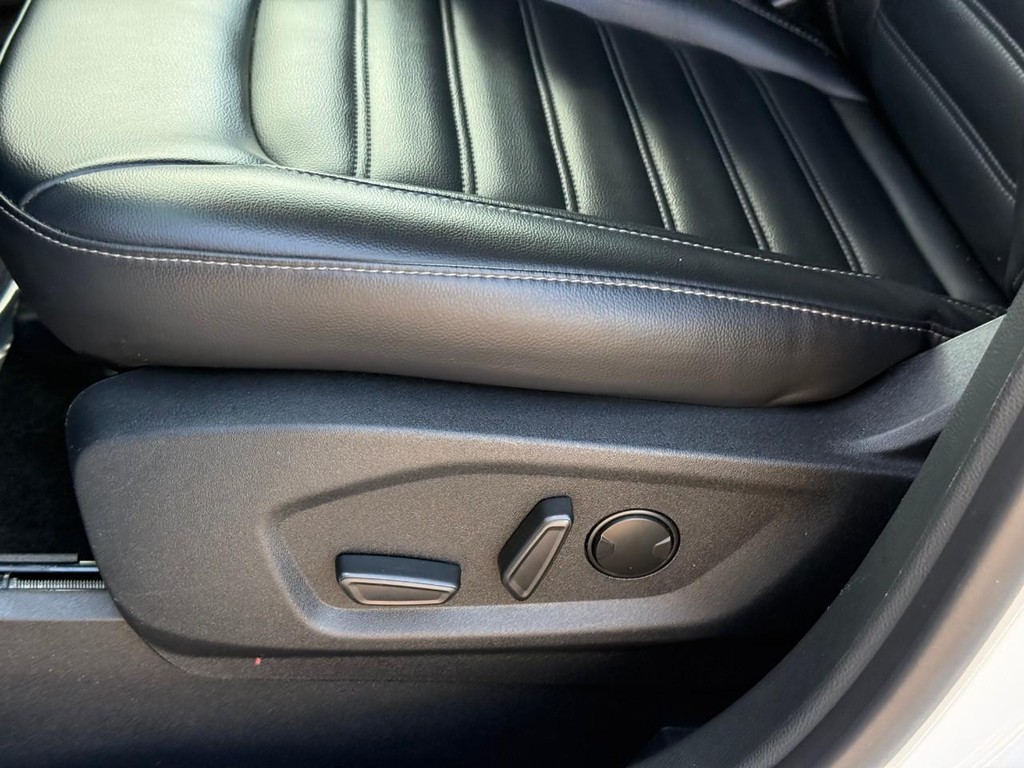 Ford Edge Vehicle Full-screen Gallery Image 20