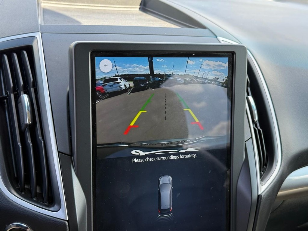 Ford Edge Vehicle Full-screen Gallery Image 26