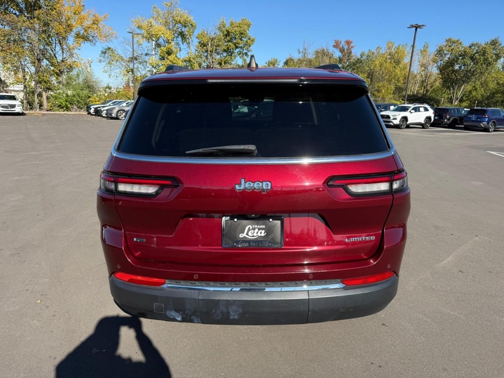 Jeep Grand Cherokee L Vehicle Full-screen Gallery Image 07