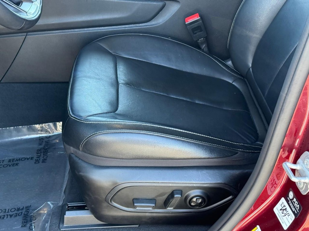 Jeep Grand Cherokee L Vehicle Full-screen Gallery Image 19