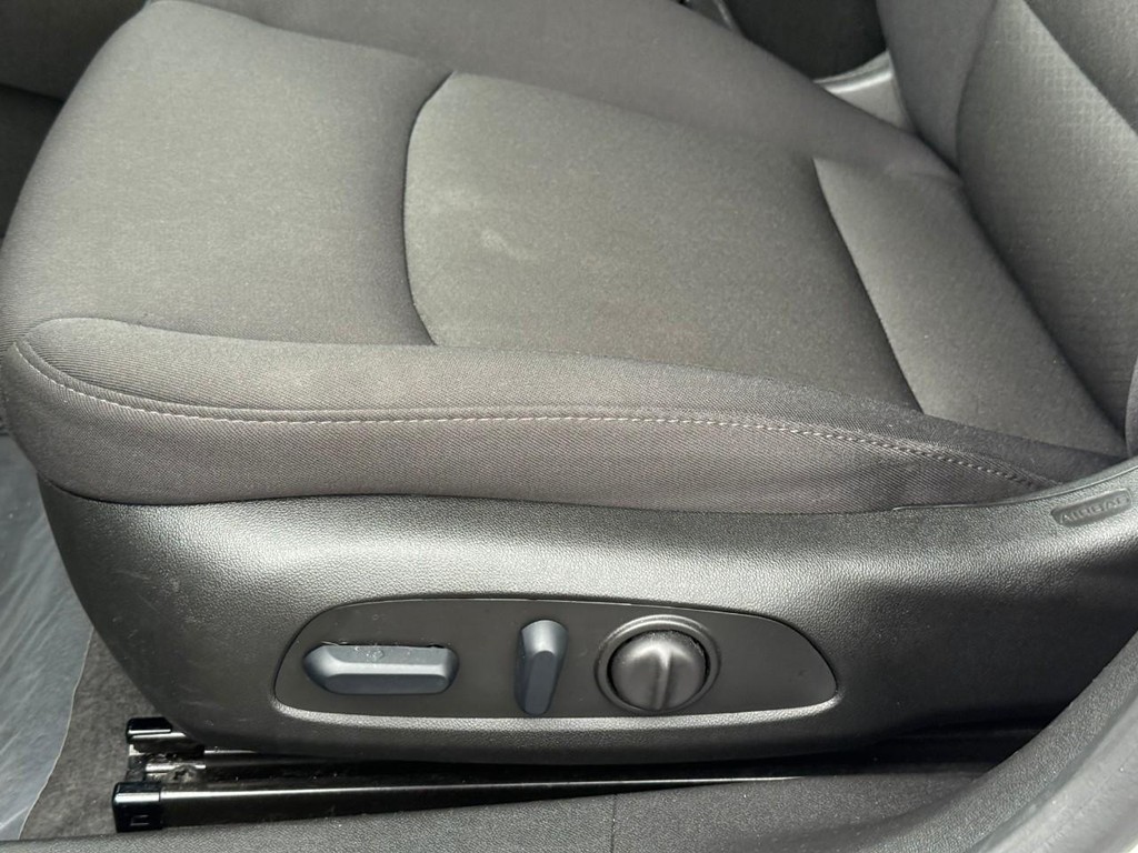 Chevrolet Malibu Vehicle Full-screen Gallery Image 13