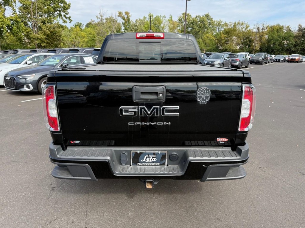 GMC Canyon Vehicle Full-screen Gallery Image 07