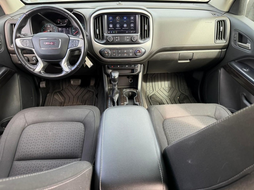 GMC Canyon Vehicle Full-screen Gallery Image 11