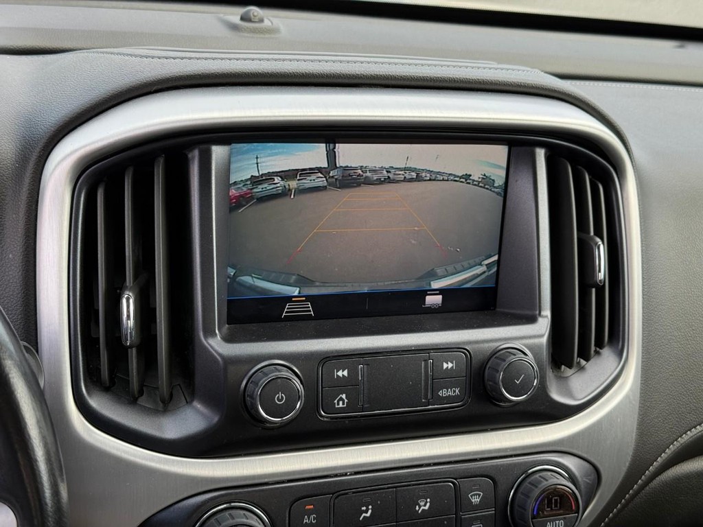 GMC Canyon Vehicle Full-screen Gallery Image 23