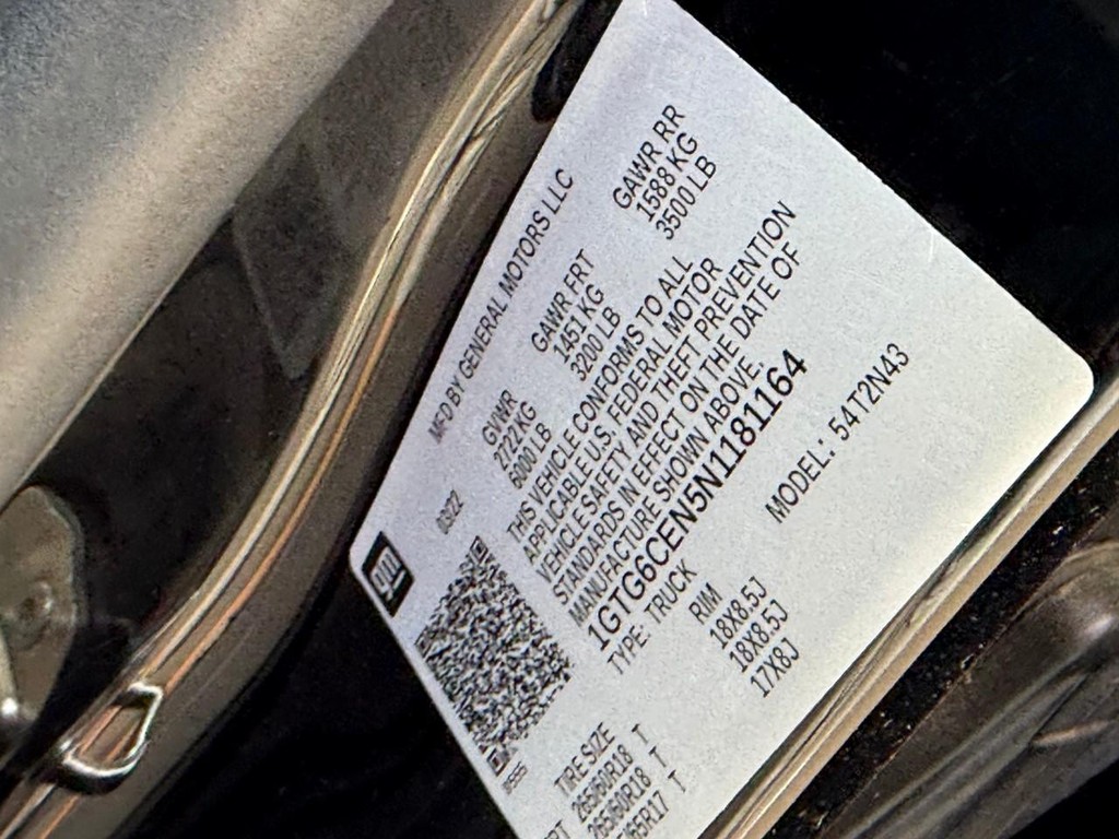 GMC Canyon Vehicle Full-screen Gallery Image 24