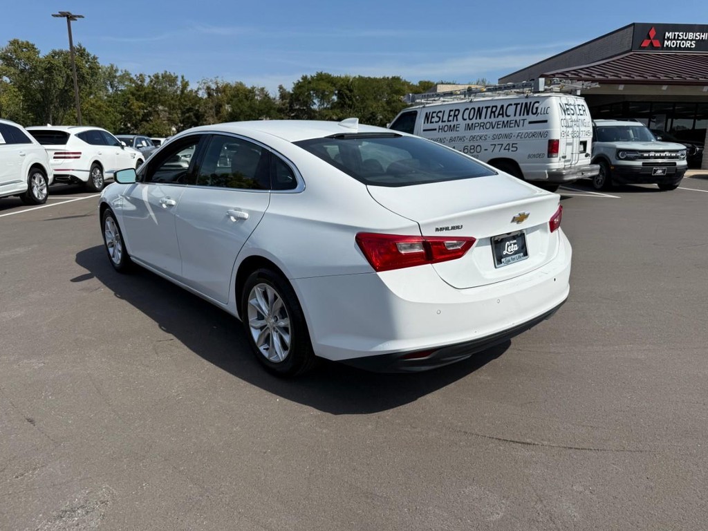 Chevrolet Malibu Vehicle Full-screen Gallery Image 04