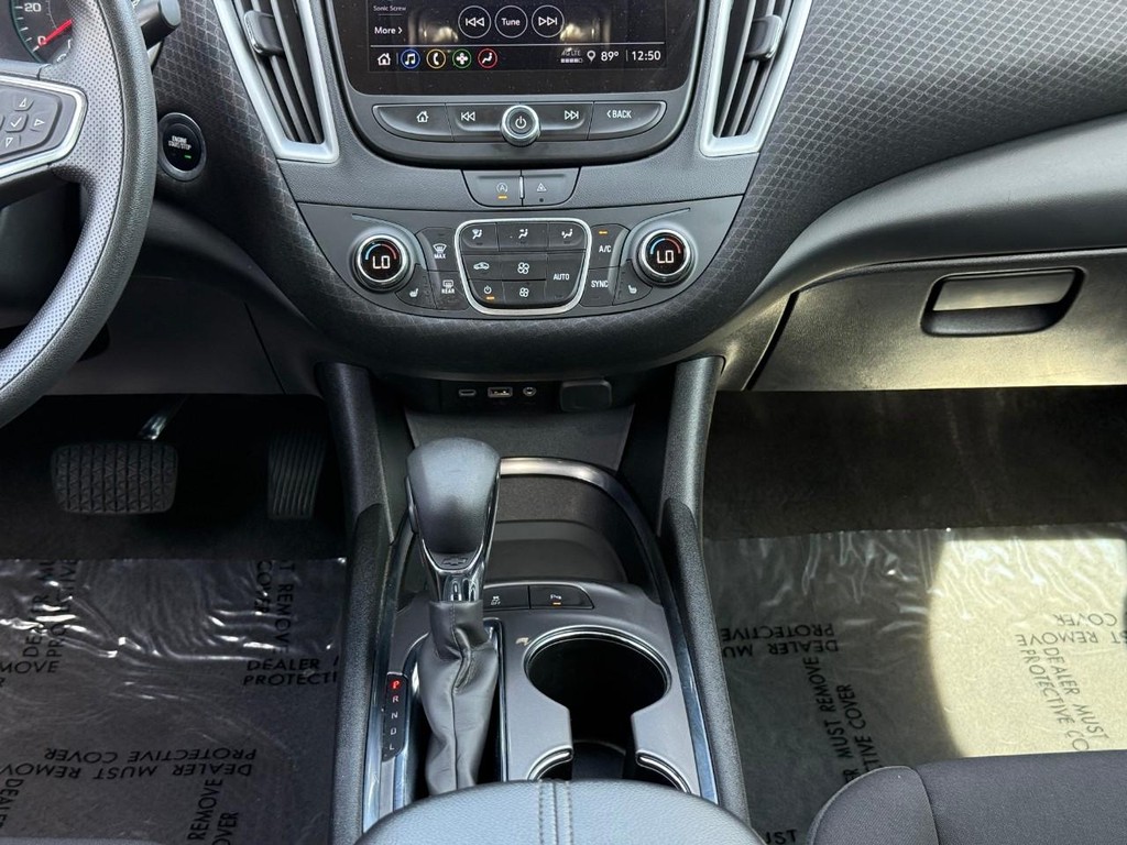 Chevrolet Malibu Vehicle Full-screen Gallery Image 14