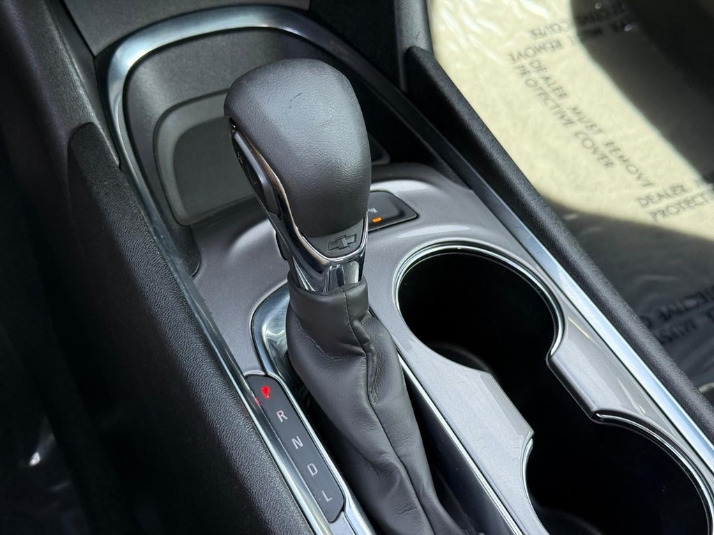 Chevrolet Malibu Vehicle Full-screen Gallery Image 21