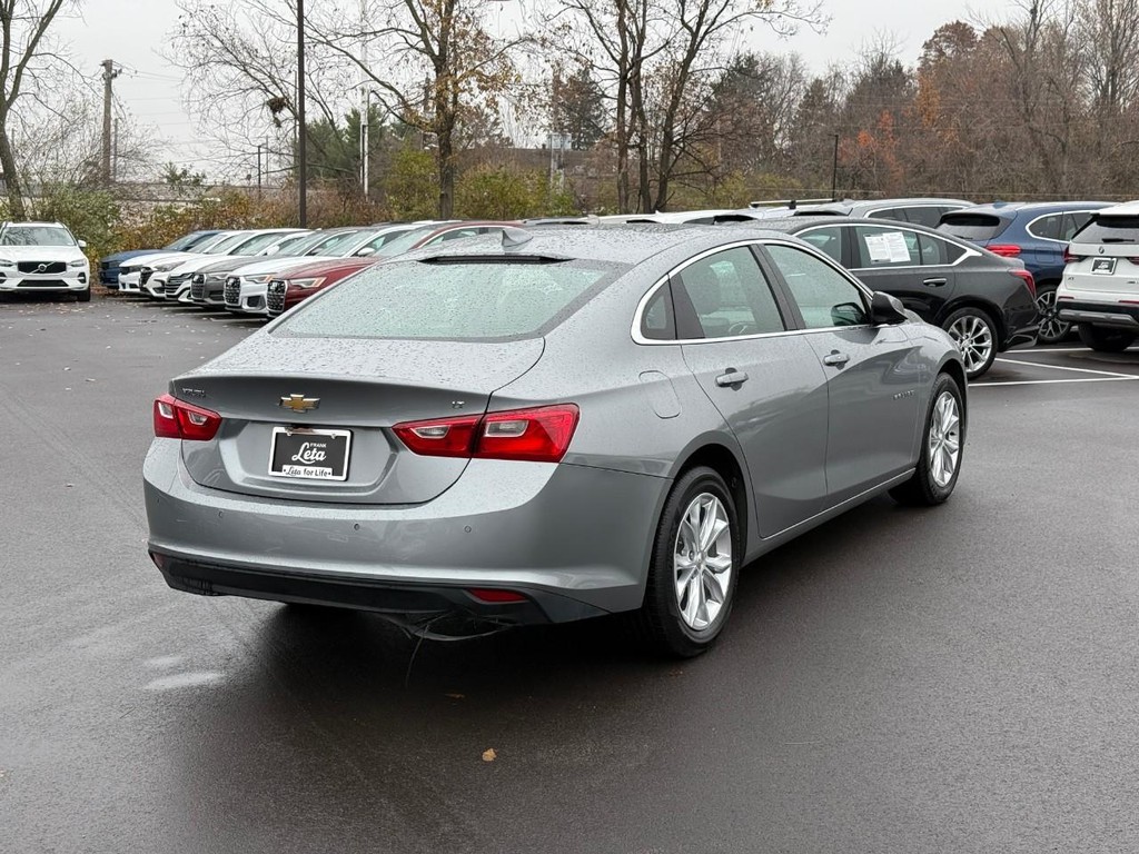 Chevrolet Malibu Vehicle Full-screen Gallery Image 03