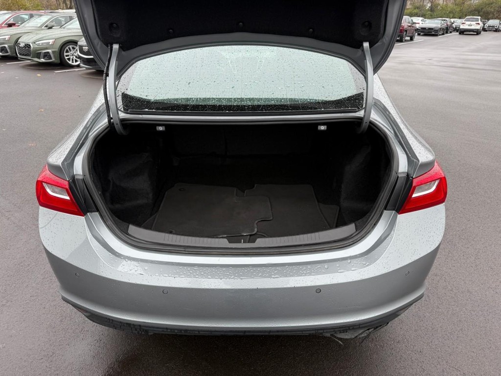 Chevrolet Malibu Vehicle Full-screen Gallery Image 06