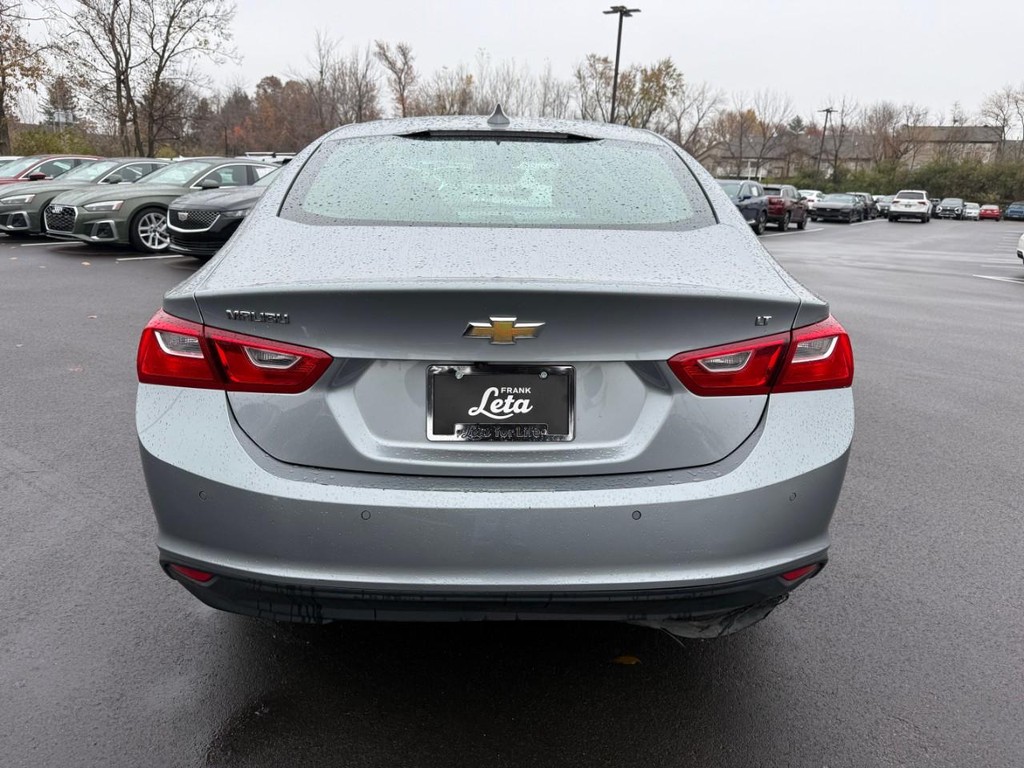 Chevrolet Malibu Vehicle Full-screen Gallery Image 07