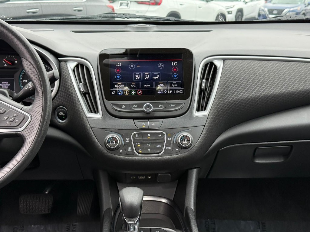 Chevrolet Malibu Vehicle Full-screen Gallery Image 13