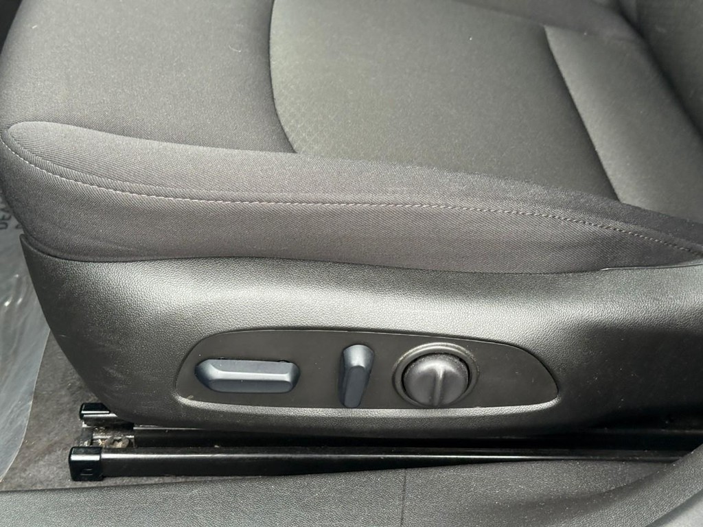 Chevrolet Malibu Vehicle Full-screen Gallery Image 17