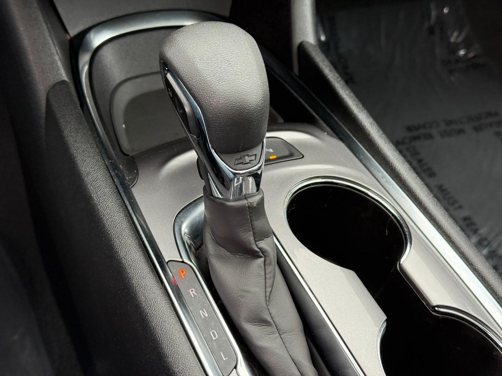 Chevrolet Malibu Vehicle Full-screen Gallery Image 21