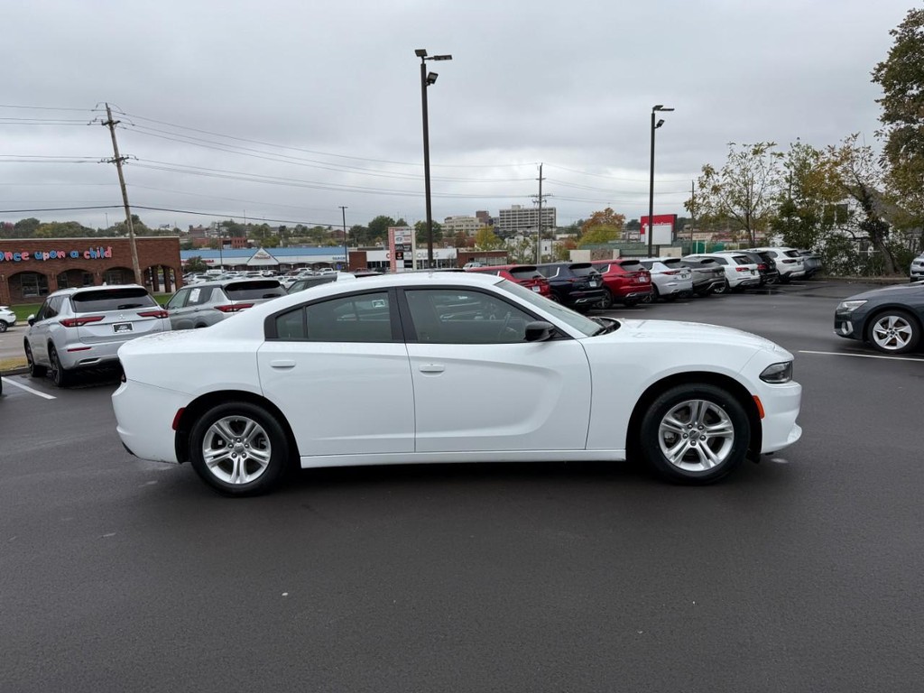 Dodge Charger Vehicle Full-screen Gallery Image 02