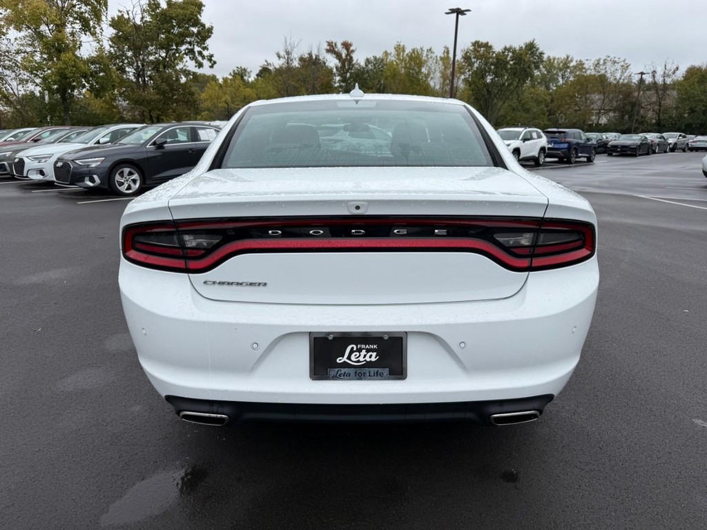 Dodge Charger Vehicle Full-screen Gallery Image 07