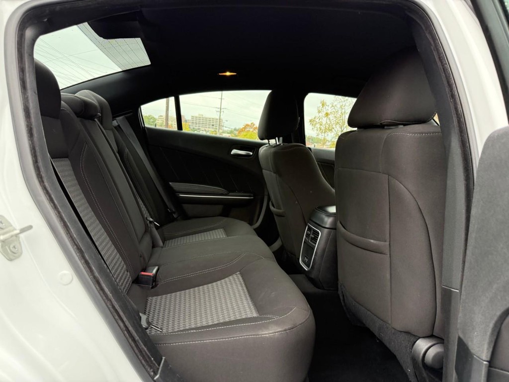 Dodge Charger Vehicle Full-screen Gallery Image 10