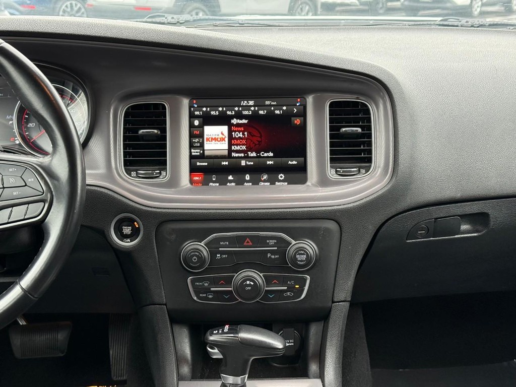 Dodge Charger Vehicle Full-screen Gallery Image 13