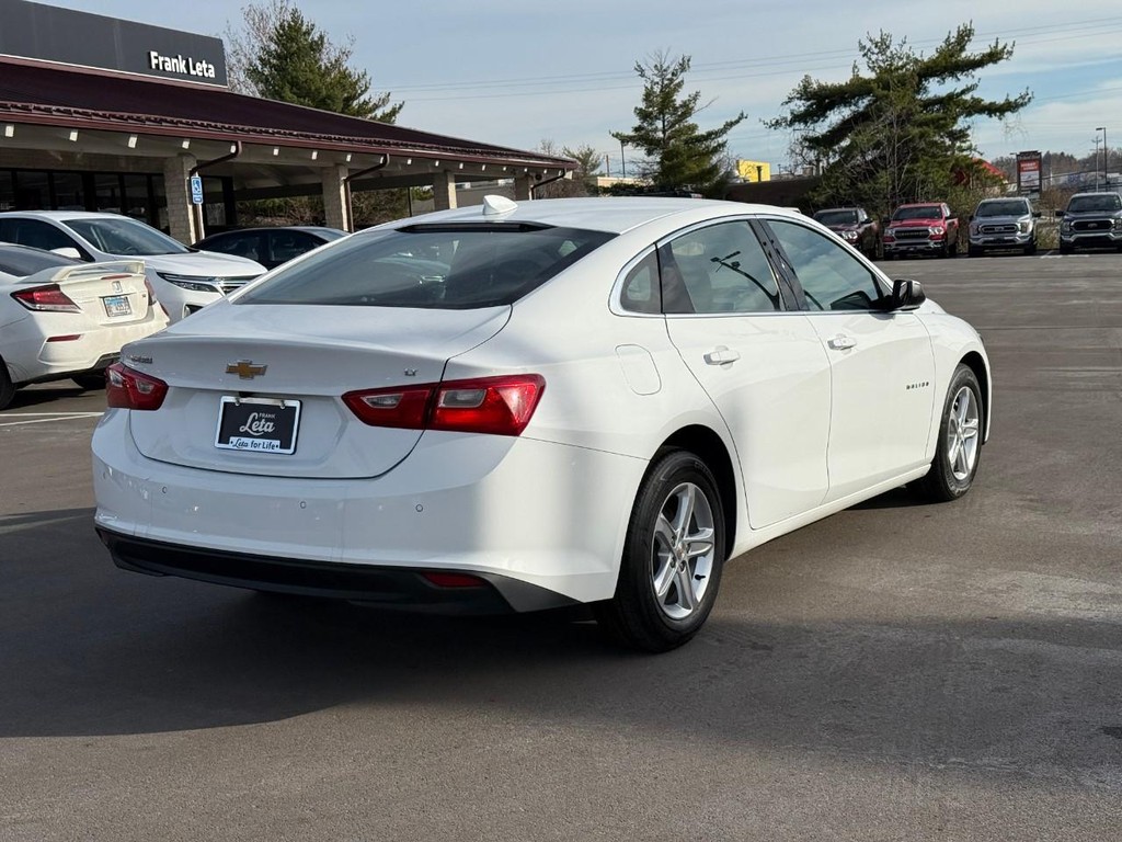Chevrolet Malibu Vehicle Full-screen Gallery Image 03
