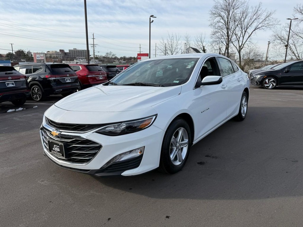 Chevrolet Malibu Vehicle Full-screen Gallery Image 09