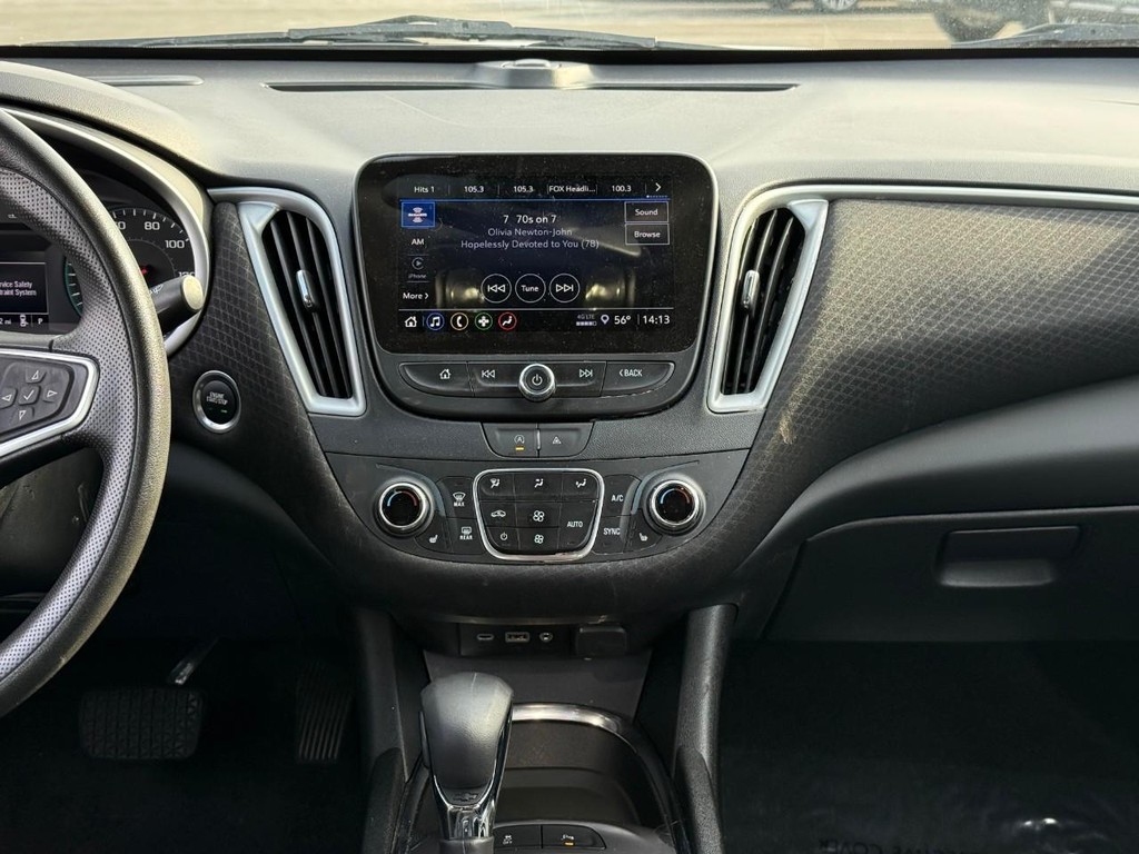 Chevrolet Malibu Vehicle Full-screen Gallery Image 14