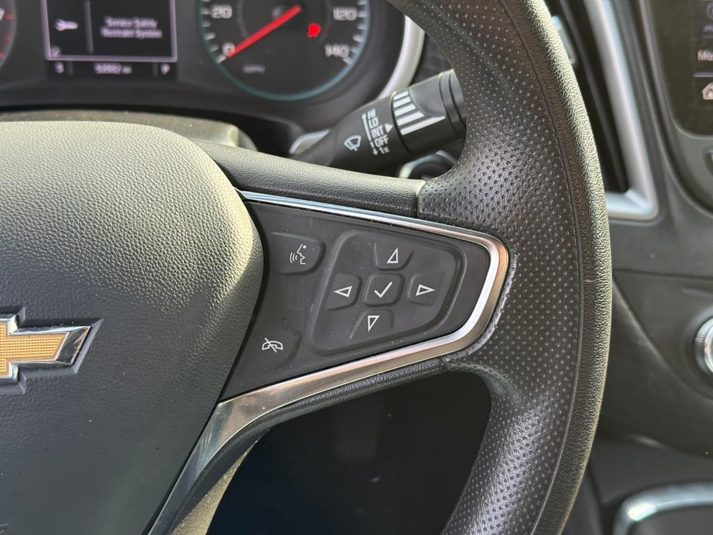 Chevrolet Malibu Vehicle Full-screen Gallery Image 21