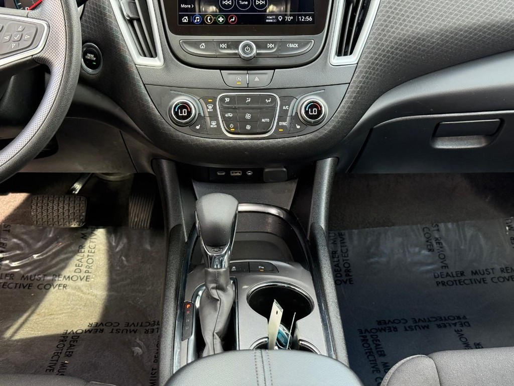 Chevrolet Malibu Vehicle Full-screen Gallery Image 14