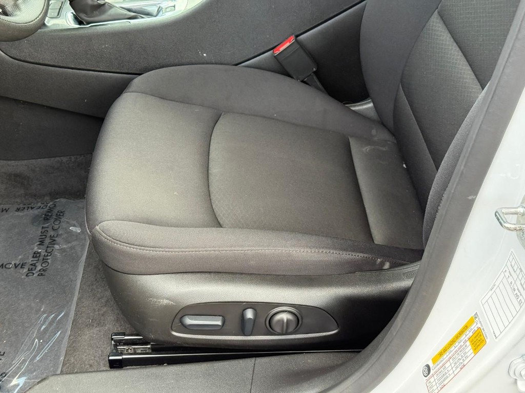 Chevrolet Malibu Vehicle Full-screen Gallery Image 16