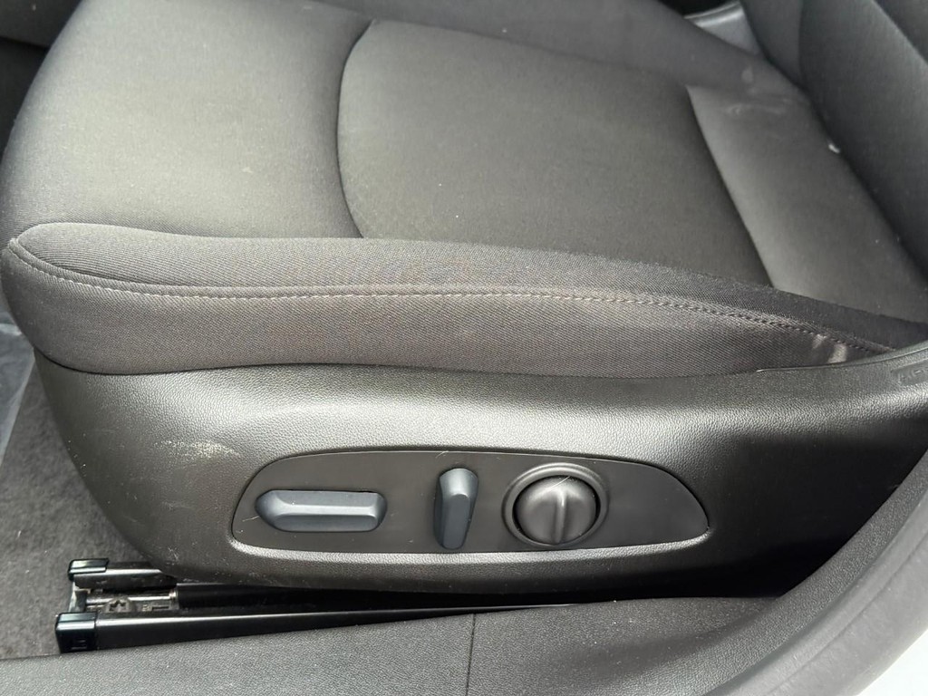 Chevrolet Malibu Vehicle Full-screen Gallery Image 17