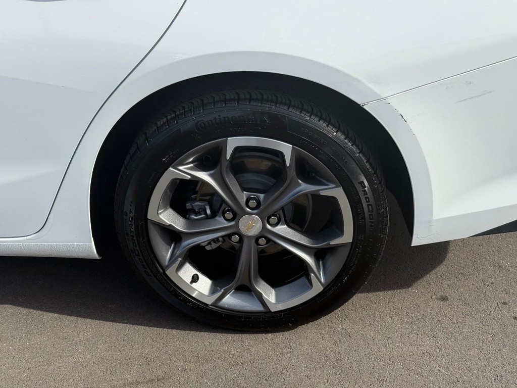 Chevrolet Malibu Vehicle Full-screen Gallery Image 05