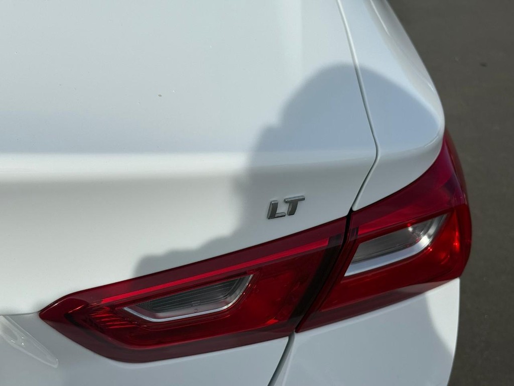 Chevrolet Malibu Vehicle Full-screen Gallery Image 06